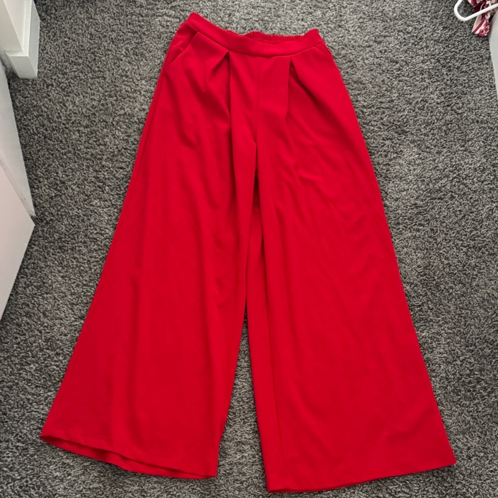 Red Ruffle Crop Top and Pants Set - Picture 6 of 8